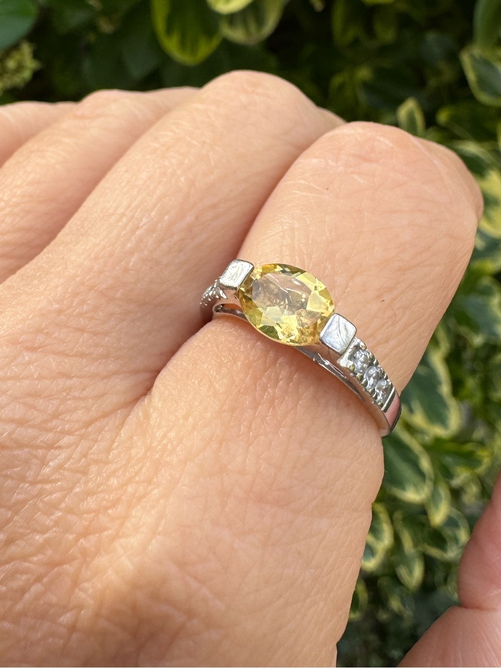 Sterling Silver Ring Yellow Oval Size 8 Hallmarked 925 - NVC